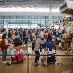 Pergerakan arus warga Indonesia atau WNI yang pergi ke luar negeri melalui Bandara Internasional Soekarno Hatta tercatat mengalami peningkatan selama masa liburan sekolah dan libur panjang Idul Adha