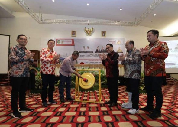 Sekda Kota Medan mewakili Walikota Medan, Bobby Nasution membuka rapat kerja DPRD Medan, di Sibolangit , Minggu sampai Selasa (16-18/7/2023)