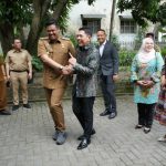 Walikota Medan, Bobby Nasution ketika menerima kunjungan Menteri Kedua Pendidikan dan Luar Negeri Singapura di Rumah Tjong A Fie, Jalan Ahmad Yani, Medan, Senin (10/7/2023)