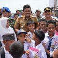 Walikota Medan, Bobby Nasution bersama para siswa