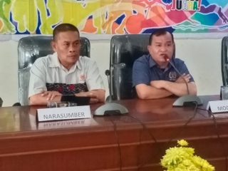 Ketua SIWO PWI Sumut, Jhony R bersama Pengurus KONI Sumut, Agung