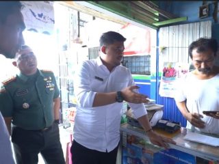Walikota Medan, Bobby Afif Nasution saat melakukan sidak ke pangkalan gas 3 Kg