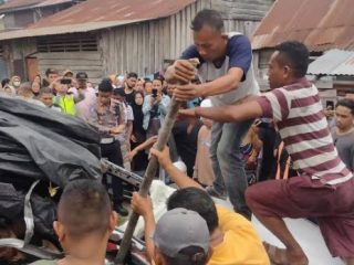 Tabrakan kereta api terjadi di perlintasan tanpa palang pintu di Jalan Marah Rusli Kelurahan Selawan Kecamatan Kisaran Timur, Kabupaten Asahan, pagi tadi.