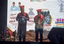 Walikota Medan Bobby Nasution meminta membangun Medan metropolitan dengan berlandaskan budaya dalam Merdang Merdem Kerja Tahun Kuta Medan 2023 di Lapangan Benteng Medan, Rabu (26/7).