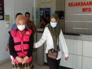 Kejaksaan Negeri (Kejari) Medan menetapkan mantan Kepala Pusat Pengembangan Bisnis (Pusbangnis) Universitas Islam Negeri Sumatera Utara (UINSU) yakni Sangkot Azhar Rambe (SAR) dan stafnya Evy Novianti Siregar (ENS) sebagai korupsi program ma'had tahun 2021