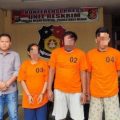 Seorang sopir taksi online bernama Samsul Bahri menjadi korban perampokan oleh tiga orang penumpangnya. Saat menjalankan aksinya pelaku sampai menodongkan pisau ke leher korban.