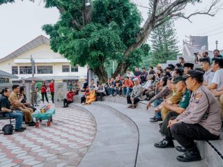 Walikota Medan, Bobby Nasution saat berdiskusi dengan para seniman dan budayawan