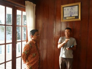 Dirut Bank Sumut, Babay Parid Wazdi di Rumah Pesanggarahan Sukarno di kawasan Danau Toba, Parapat