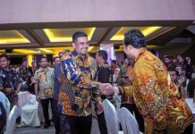 Walikota Medan, Bobby Nasution saat bertemu dengan wajib pajak potensial se-Kota Medan, Jumat malam (11/8/2023)