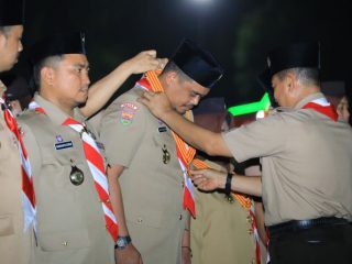 Walikota Medan, M Bobby Afif Nasution sebagai Ketua Majelis Pembimbing Kwartir Cabang (Mabicab) Gerakan Pramuka Kota Medan dianugerahkan tanda penghargaan Lencana Melati dalam rangka memperingati Hari Pramuka ke-62.