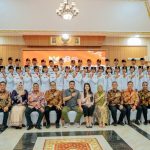 Walikota Medan, Bobby Nasution memberikan sejumlah pesan kepada 42 Paskibra Kota Medan tahun 2023. Pesan tersebut disampaikan saat jamuan makan malam di Pendopo Rumah Dinas Walikota Medan, Jumat (17/8/2023).