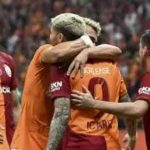 Pemain Galatasaray melakukan selebrasi usai berhasil menjebol gawang Molde di leg pertama palu off Liga Champions, di Stadion Aker, Kamis (24/8/2023). Galatasaray menang 3-2 dalam laga tersebut. Foto:google