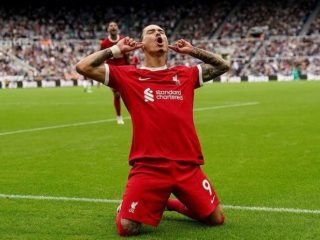 Darwin Nunez, striker Liverpool yang masuk rekor 4 kali bola hasil tendangannya kena tiang dalam satu pertandingan.(HO/kaldera)