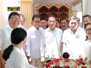 Ketua DPD Partai Gerindra, Gus Irawan Pasaribu meresmikan posko pemenangan Calon Presiden Prabowo Subianto di Jalan Diponegoro, Kota Gunungsitoli, Rabu (2/8/2023).