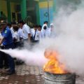 Dinas Damkarmat Kota Medan melakukan sosialisasi dan edukasi pencegahan dan penanggulangan kebakaran di Sekolah Menengah Pertama (SMP) Negeri 7 Kota Medan, kemarin.