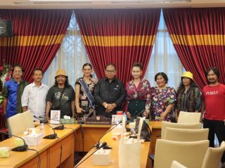 Ketua DPRD Sumut Baskami Ginting menerima audensi Tim Produksi Film Layar Lebar Perik Sidua-dua di Ruang Rapat Ketua DPRD Sumut, Rabu, (30/8/2023).