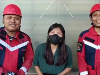 Tim Pusdatin Disdamkarmat Kota Medan langsung bergerak cepat merespon laporan masyarakat terkait handphone masuk gorong gorong di Jalan M.H Thamrin Kelurahan Pusat Pasar, Kecamatan Medan Kota, kemarin.