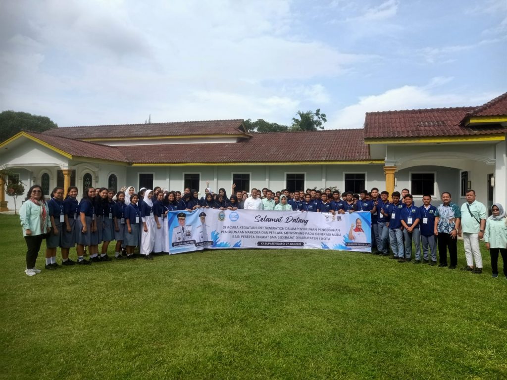 Peserta Penyuluhan Lost Generation Dispora Sumut berfoto bersama saat berkunjungan ke Pusat Rehabilitasi GAN Al Kamal.(kaldera/HO)