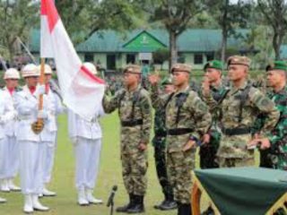 Pangdam I/BB Mayjen TNI A Daniel Chardin melantik sebanyak 500 personel komponen cadangan (komcad) pertahanan negara matra darat di Markas Rindam I/BB, Pematangsiantar, Sumut, Senin (31/7).