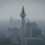 Jakarta pada Selasa (22/8) siang pukul 12.20 WIB menempati peringkat ketiga sebagai kota dengan kualitas udara terburuk di dunia versi IQAir.