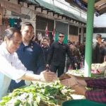 Presiden Joko Widodo (Jokowi) mengunjungi Pasar Brahrang di Binjai, Sumatera Utara. Para pedagang mengaku senang mendapat bantuan langsung tunai (BLT) dari Jokowi.