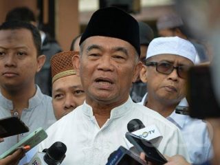 Sekretaris Kementerian Koordinator Bidang Pembangunan Manusia dan Kebudayaan (Kemenko PMK) Andie Megantara menyebut Indonesia memerlukan setidaknya Rp 1,4 triliun untuk mempercepat transformasi ekonomi biru atau blue economy.