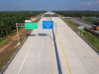 Pembangunan ruas Jalan Tol Indrapura-Kisaran telah mencapai 87,49 persen. Jika telah beroperasi maka jarak tempuh dari Kota Medan ke Kisaran, Asahan hanya 2 jam.