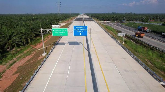Pembangunan ruas Jalan Tol Indrapura-Kisaran telah mencapai 87,49 persen. Jika telah beroperasi maka jarak tempuh dari Kota Medan ke Kisaran, Asahan hanya 2 jam.