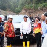 Ketua DPRD Sumut, Baskami Ginting bersama Gubsu Edy Rahmayadi meninjau pembangunan jalan Medan- Berastagi via Kutalimbaru, Minggu (3/9/2023).