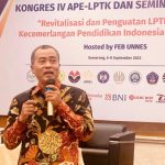 Dekan Fakultas Ekonomi Universitas Negeri Medan (FE Unimed) Prof. Indra Maipita menjadi pembicara di hadapan peserta kongres IV APE-LPTK dan seminar nasional di Hotel Patra Jasa Semarang, Kamis (7/09/2023)