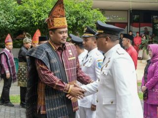 Rotasi Sejumlah Jabatan Bobby Lantik 6 Camat dan 3 Kabag