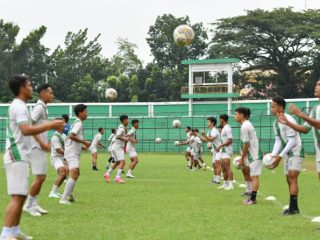 Skuad PSMS sedang melakukan latihan
