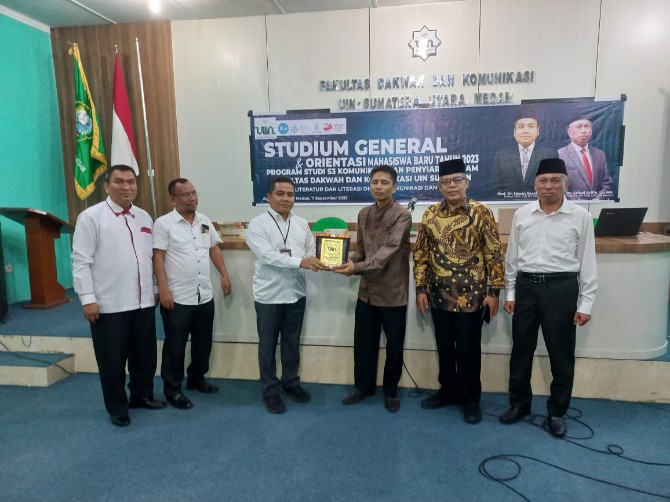 Fakultas Dakwah dan Komunikasi (FDK) Universitas Islam Negeri Sumatera Utara (UINSU) 2023 menggelar Studium Generale dan Orientasi Mahasiswa Baru Prodi S3 Komunikasi Penyiaran Islam (KPI) di Aula FDK UINSU, Senin (11/9/2023).