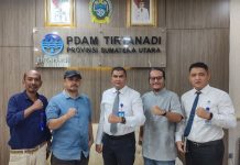 Direktur Utama Perumda Tirtanadi, Ir. Kabir Bedi ST.MBA, menyambut hangat kunjungan silaturrahim Waspada TV, di kantor pusat Jl. Sisingamangaraja, Medan, Kamis (14/9).