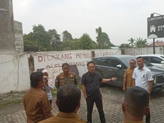 Anggota Komisi4 DPRD Medan saat meninjau Perumahan Yuu At Contempo