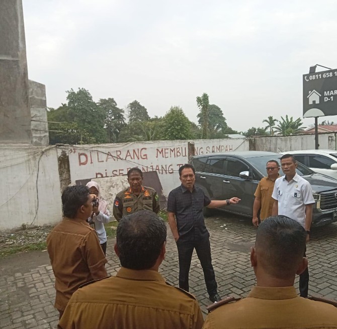 Anggota Komisi4 DPRD Medan saat meninjau Perumahan Yuu At Contempo