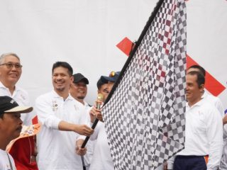 Kadin Sumut menggaungkan road map generasi emas 2045 sebagai salah satu semangat peringatan HUT ke 55 Kadin Indonesia dengan menggelar fun walk diikuti sekira 1.200 peserta dengan start dan finish di Kantor Dinas Perindustrian, Perdagangan, Energi dan Sumber Daya Mineral (Perindag ESDM) Sumut, Jl. Putri Hijau Medan, Minggu (24/9/2023).