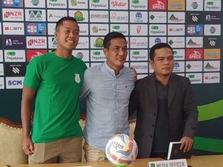 Kapten PSMS, Joko Susilo dan Pelatih PSMS, Ridwan Saragih didampingi Media Officer PSMS, Syukri Harahap saat konfrensi pers dengan wartawan, Sabtu (30/9/2023)