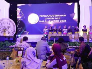 Lembaga Pengkajian Pangan, Obat-obatan, dan Kosmetika Majelis Ulama Indonesia (LPPOM MUI) mengumumkan pemenang LPPOM MUI Halal Award 2023 dengan tujuh kategori nominasi dan kategori Favorite Halal Brand.