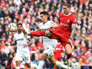 Darwin-Jota Menangkan Liverpool, Chelsea Tersungkur Lagi