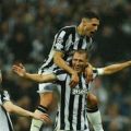 Pemain Newcastle merayakan gol ke gawang PSG di Stadion ST James Park, lKamis (5/10/2023). Newcastle menang 4-1 dalam laga tersebut. Foto:reuters