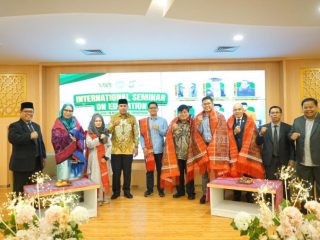 Seminar dan Konferensi Internasional yang diadakan di Meeting Hall Kampus 4 UINSU, Tuntungan, menjadi ajang gemerlap bagi Fakultas Ilmu Tarbiyah dan Keguruan (FITK), Universitas Islam Negeri Sumatera Utara (UINSU) dalam rangkaian memperingati Dies Natalis ke-55 (1968-2023).