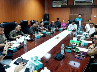 Program Mobil Pasar Murah keliling yang dilakukan PUD Pasar Kota Medan mendapat sorotan tajam. Pasalnya, manajemen PUD Pasar menjual harga beras sama dengan harga eceran tertinggi sebesar Rp11. 500/kg.