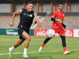 Penyerang PSMS M Souza saat melakukan latihan