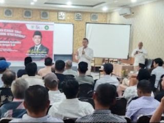 Semakin maraknya investasi jasa keuangan menjadi perhatian serius bagi Anggota Komisi XI DPR RI, H. Gus Irawan Pasaribu, SE, Ak, MM, CA, dengan menggandeng Otoritas Jasa Keuangan (OJK) memberikan penyuluhan kepada masyarakat Kabupaten Mandailing Natal untuk mewaspadai investasi bodong, bertempat di Aula Rindang Hotel Kelurahan Dalan Lidang, Kecamatan Panyabungan, Selasa (17/10/2023).