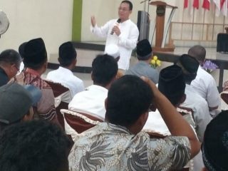 Gus Irawan Pasaribu SE, AK, MM, CA, anggota komisi Xl DPR-RI bekerjasama dengan OJK menggelar penyuluhan jasa keuangan agar masyarakat dapat mewaspadai investasi bodong yang kian marak.