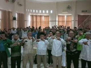 Gus Irawan Pasaribu,SE,Ak,MM,CA anggota komisi IX DPR RI melakukan Diskusi Publik dengan tema Implementasi QRIS " Menuju Masyarakat Non Tunai " yang digelar di Aula Permata Land Hotel Rantauprapat Kec.RantaunSelatan ,Sabtu ,(28/10/2023)