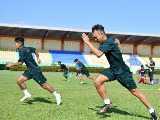 Pemain PSMS Medan saat melakukan latihan di Stadion Mini Disporasu