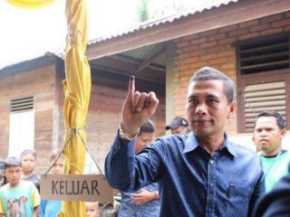 Bupati Padang Lawas Utara (Paluta) periode 2018-2023, Andar Amin Harahap, SSTP, MSi, yang telah mengajukan pengunduran dirinya sebagai bupati karena mengikuti kontestasi Pileg DPR RI 2024, dituding oleh segelintir orang masih memakai aset negara dan melibatkan ASN untuk kepentingannya.
