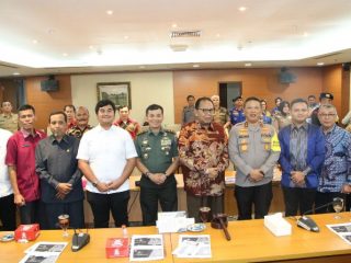 Ketua DPRD Sumatera Utara, mengatakan, pihaknya sampai saat ini, terus menanti tindakan aparat, melalui Kepolisian dan BNN untuk memutus mata rantai penyebaran narkoba di Sumatera Utara.